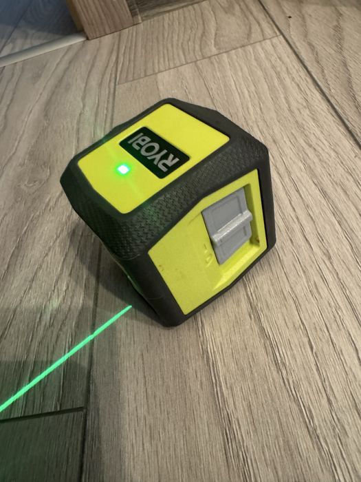 Laser Ryobi ca nou