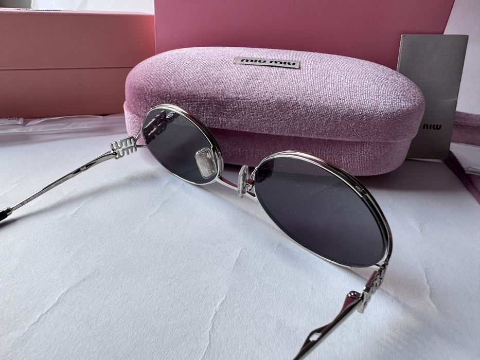 Ochelari de soare Miu Miu Oval SMU52Y 54-21 125, Noi