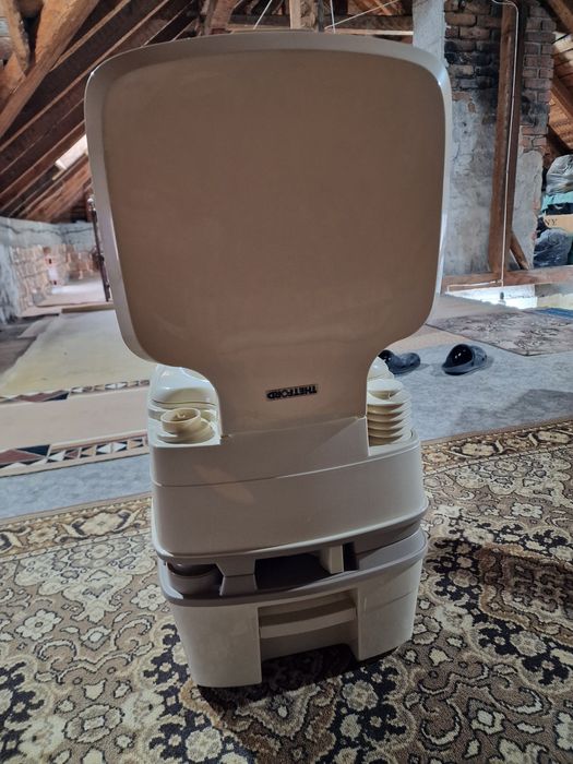 Преносима тоалетна (химическа)