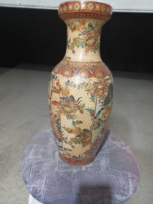 Ваза амфора с китайски интериор