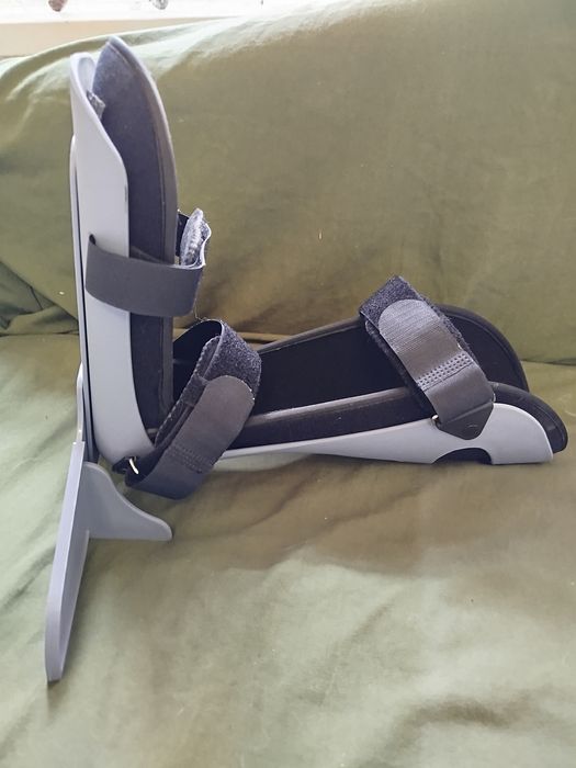 ОРТЕЗ голеностопного сустава, защита стопы 550000 сум