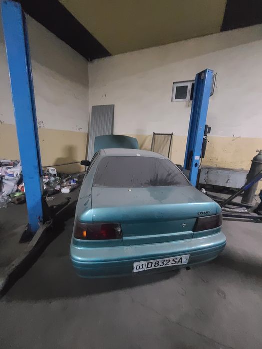 Toyota corola sotiladi