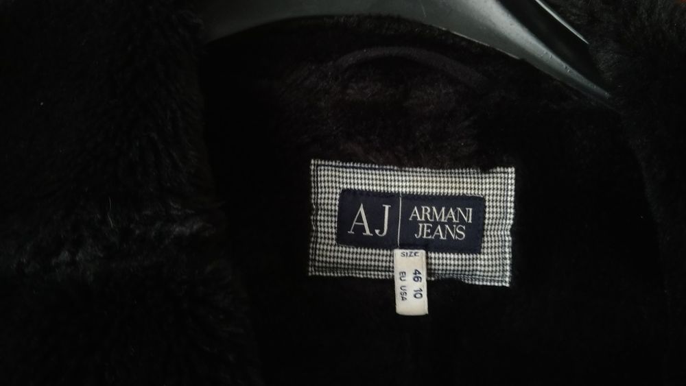 Vand haina de blana Armani