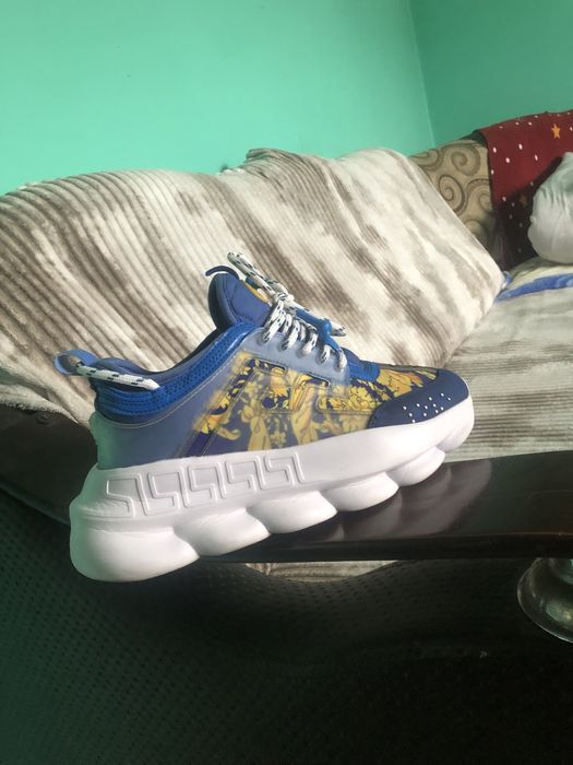 Vand Versace chain recation, doua purtari au, marimea 42