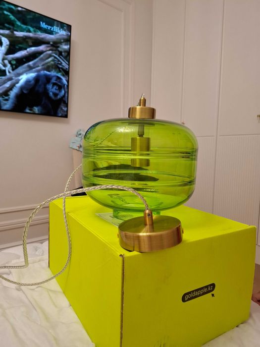 Продам люстры, новые