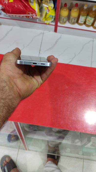 Samsung A 55 holati yangi karobkasi bor xotirasi 8 256 srocniga sotama