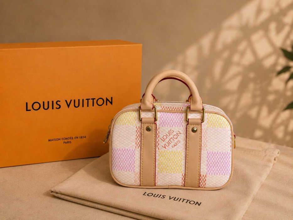 Geantă Louis Vuitton Roz