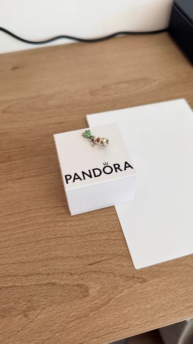Pandora Disney dress of Tinker Bell charm / factura
