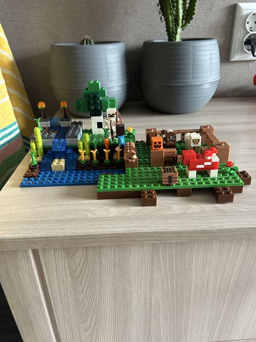 Лего майнкрафт.