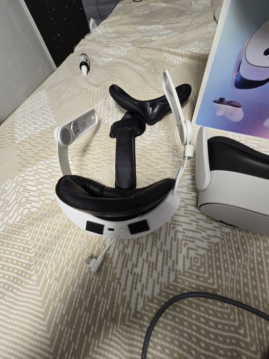 Meta quest 3s cu multe accesorii