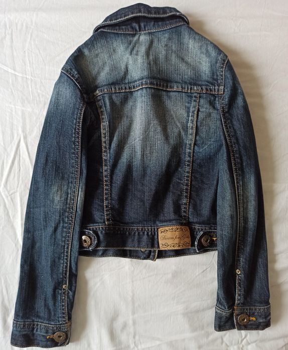 Geacă blugi ZARA; vestă roșie denim
