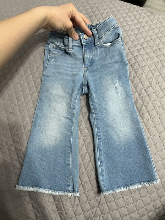 Продам джинсы на девочку
