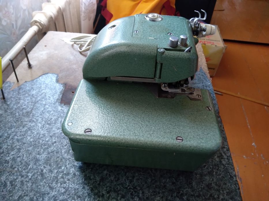 Швейная машина overLock оверлок