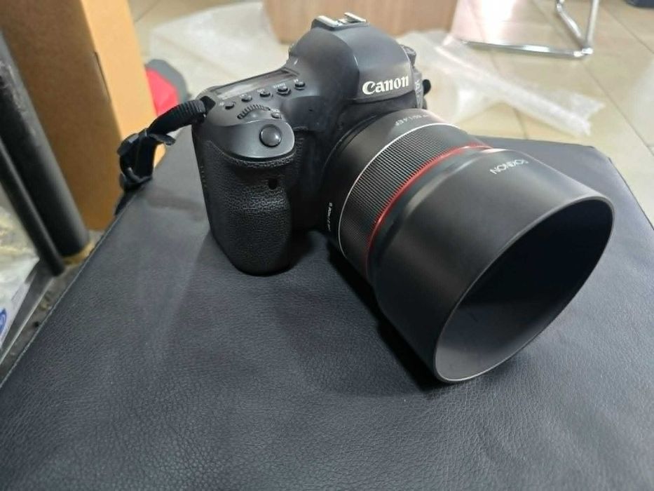 Фотоапарат Canon EOS 6D Mark II + два обектива