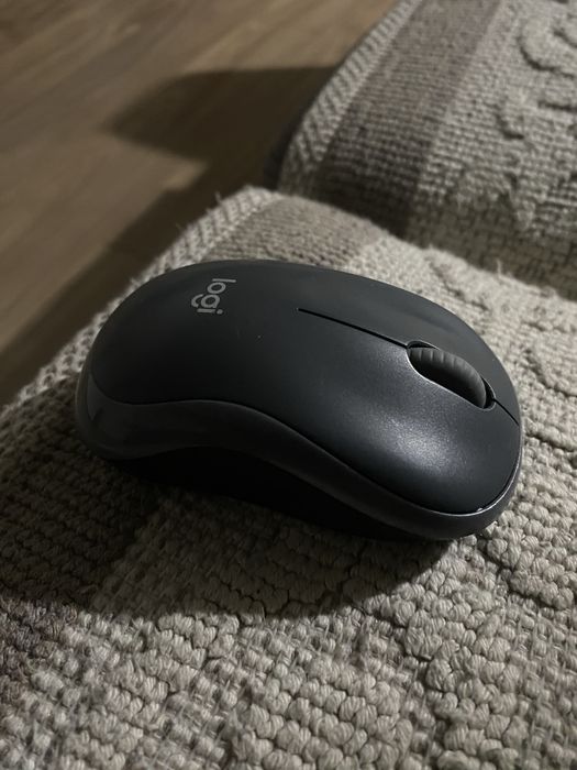 Срочно продам мышь Logi M185