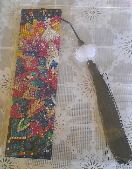 Semne de carte cu diamante și cristale