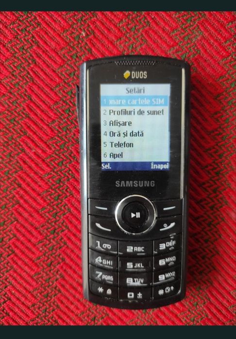 Telefon cu taste și cameră video, cu două cartele SIM