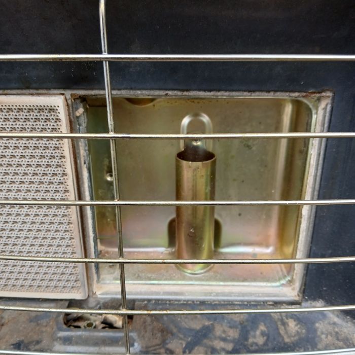 Продавам газова печка Бош за части