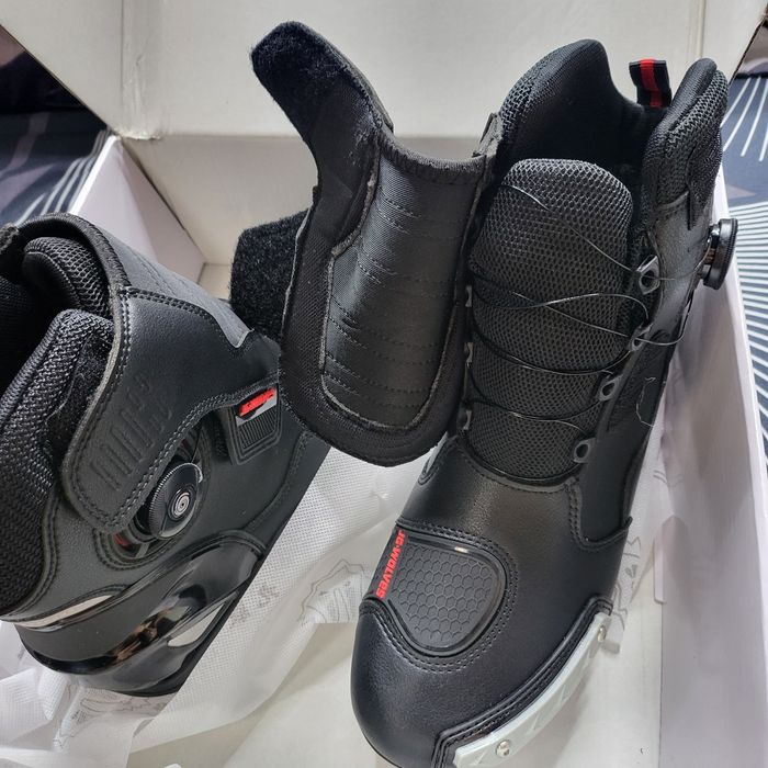 Pantofi rotary lacing system marime 42.