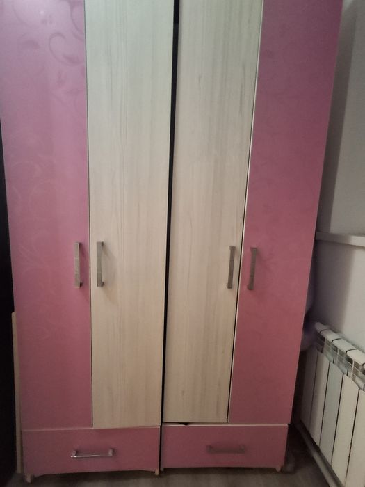 продаются шкафы.