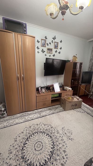 Продаю стенку в зал