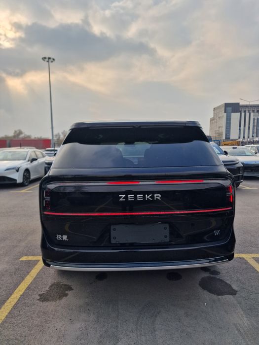 Zeekr 9x max 2025