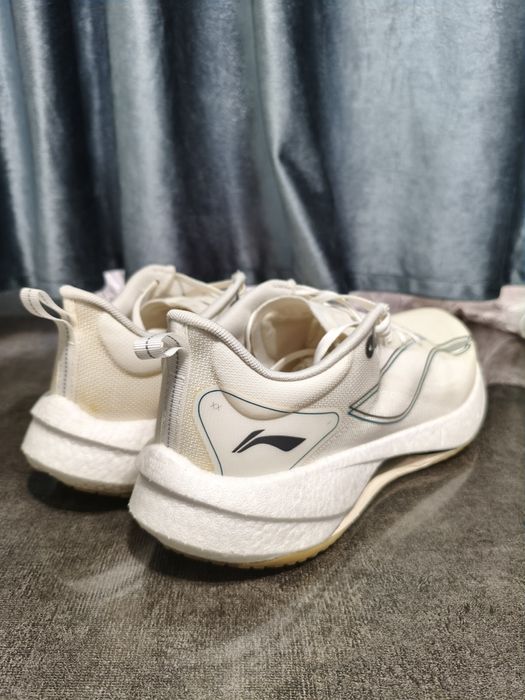 Продам оригинальные кроссовки Lining