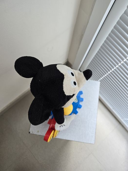 Мики Маус разказвач на приказки на италиански език