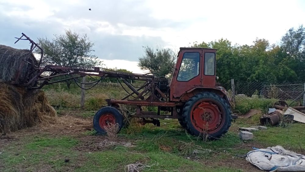Продам трактор т-16