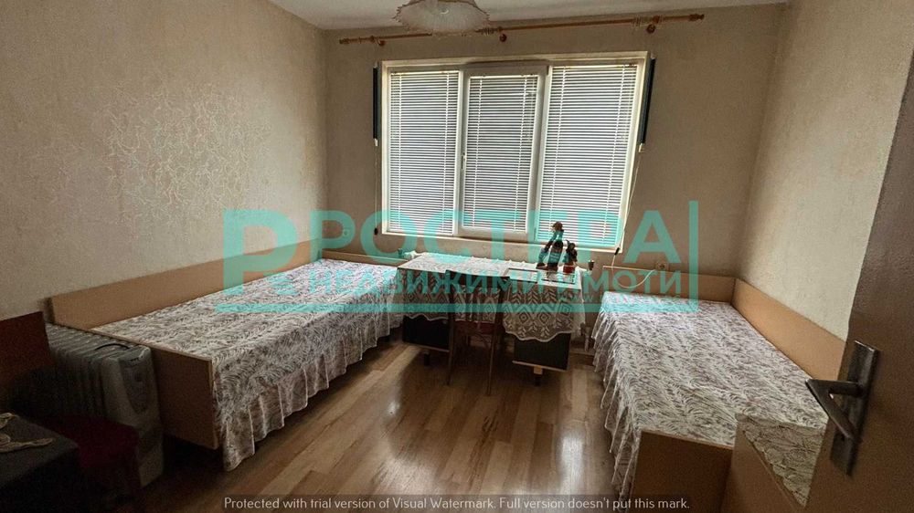 Многостаен Етаж от Къща - кв. Вароша