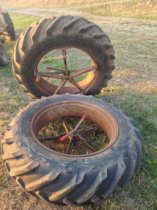 Vand sau schimb roti tractor r36