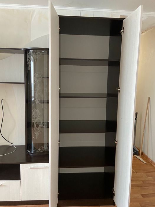 Продам горку для гостиной