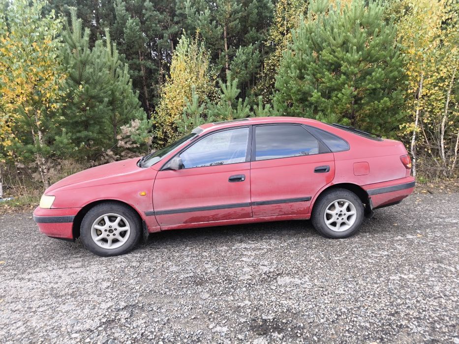 Тойота Карина Е                          .