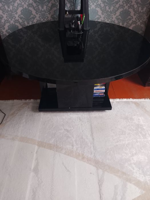 Продаётся стол круглый