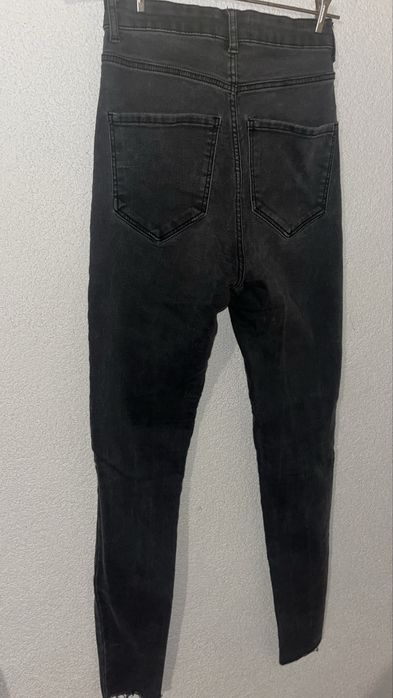 Разчистване на гардероб-елеци якета и др.