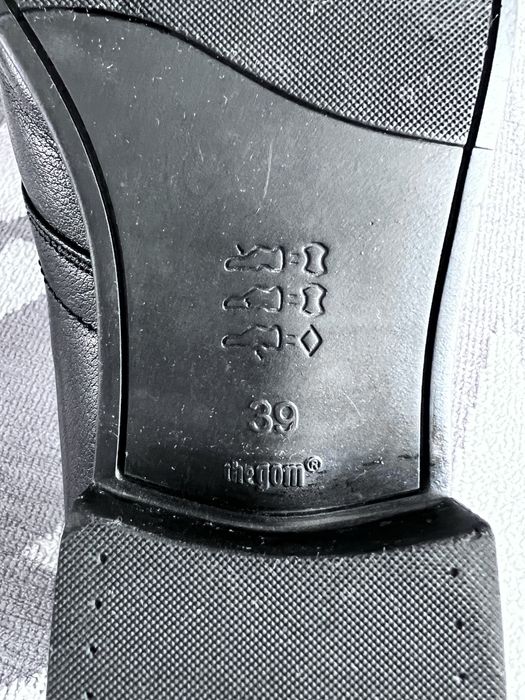 Продам туфли мужские !