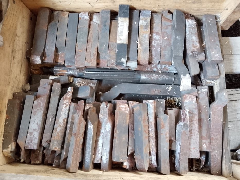 Продам Резцы токарные