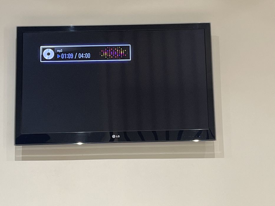 Продам телевизор LG