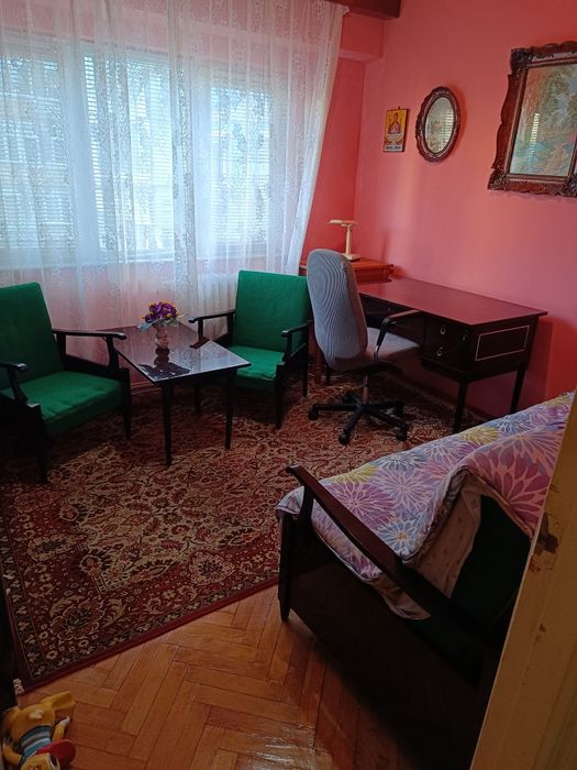 Închiriez avantajos apartament 3 camere decomandat, etaj 2/10