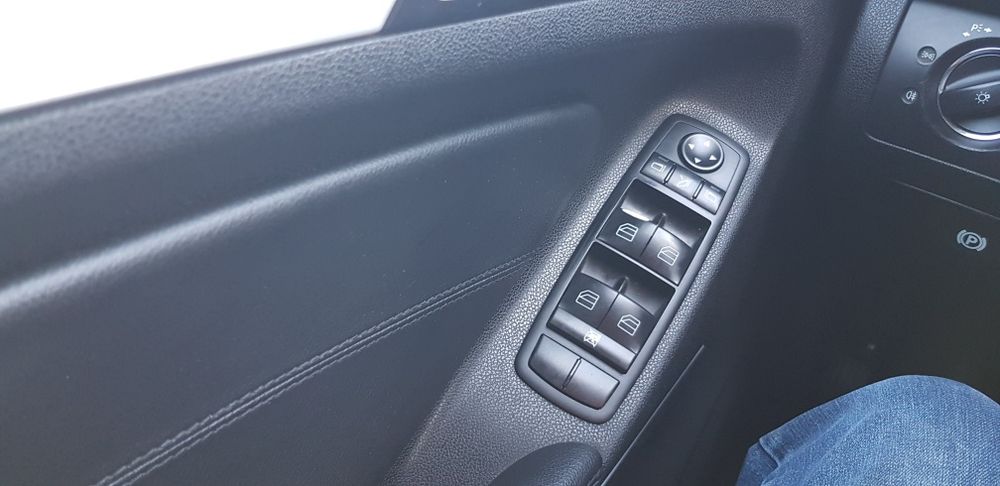 Mercedes ML 350 4MATIC 2010 / Piele / Navi / Trapă / 4x4 / Schimb