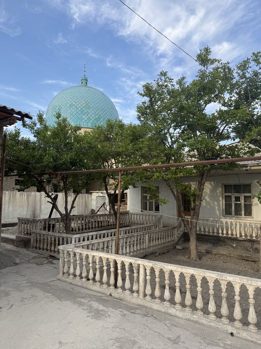 Фаргона шахрида ховли уй 5 ярим сотокли сотилади срочно! Продается дом