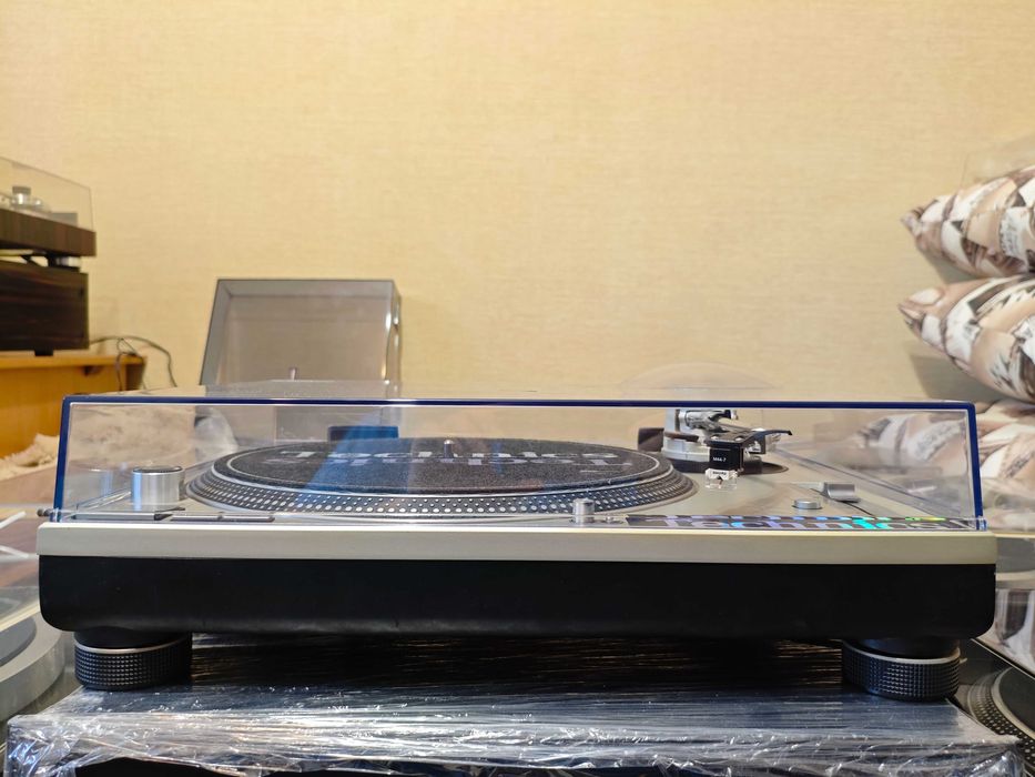 Проигрыватель виниловых дисков Technics SL-1200 mk3d