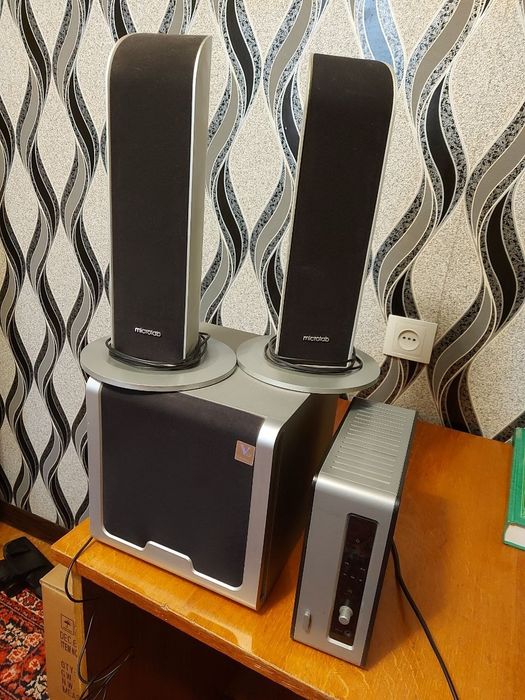 Продаётся монитор, колонки и системный блок