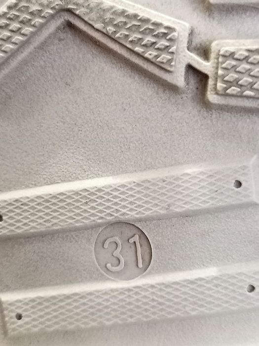 Новые ботинки на весну 27р и 31р