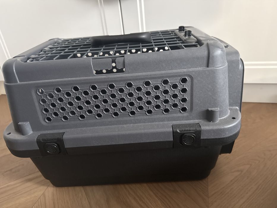 Cușcă transport câini/pisici AniOne 50x35x35 cm – stare foarte bună