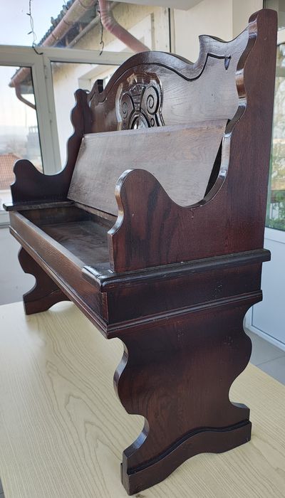 Bancuta lemn masiv cu ladita depozitare, veche,lucrata manual