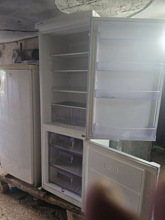 Хладилник с фризер Zanussi