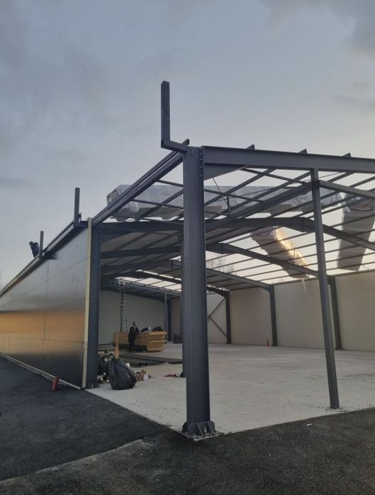 Vând hală metalică 10 m lățime 25 lungime tot cu montaj de pe stoc