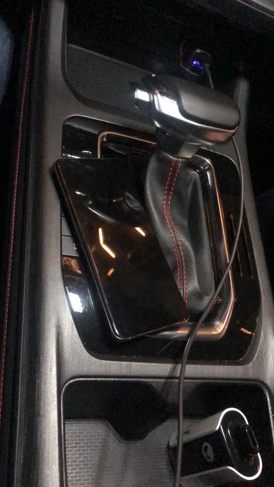 Продам Samsung Galaxy S20.