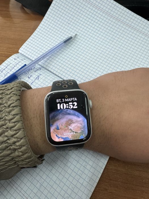 apple watch SE.